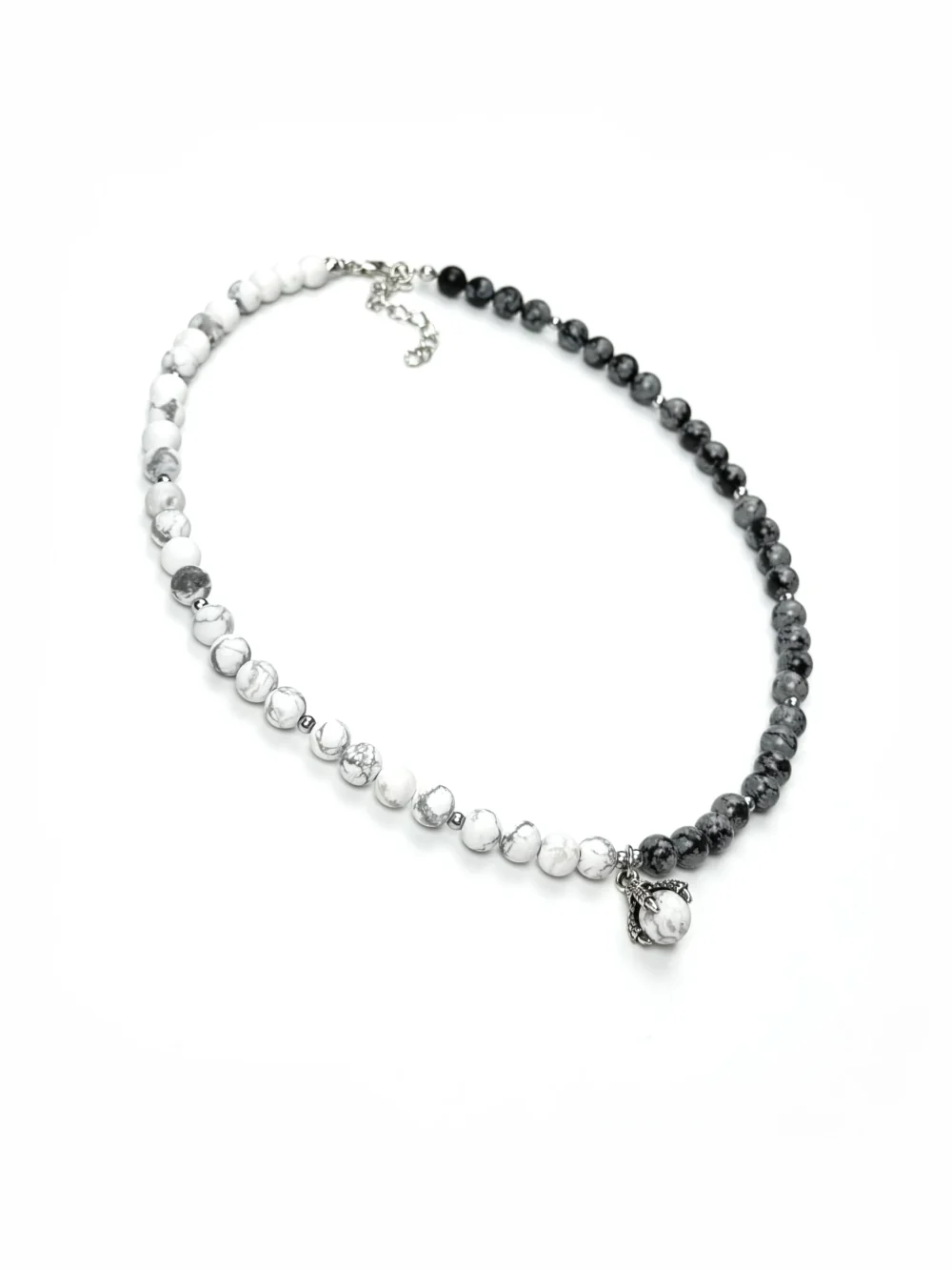 Колье КОГОТЬ ДРАКОНА. Обсидиан и Магнезит