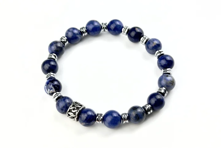 СТАЛЬНОЙ ХАРАКТЕР. Содалит